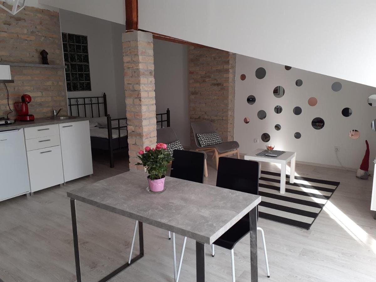Flora Novi Sad Apartment ภายนอก รูปภาพ